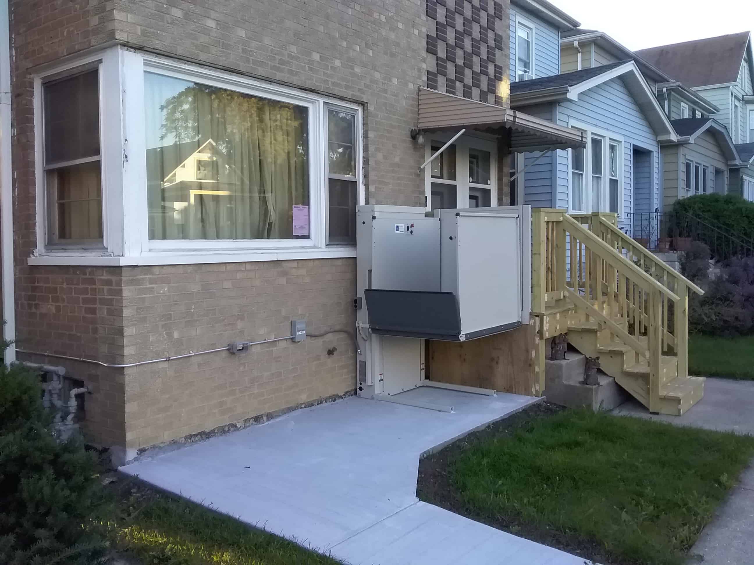 porch lift installed by Lifeway CHI in Berwyn, Illinois for safe home access